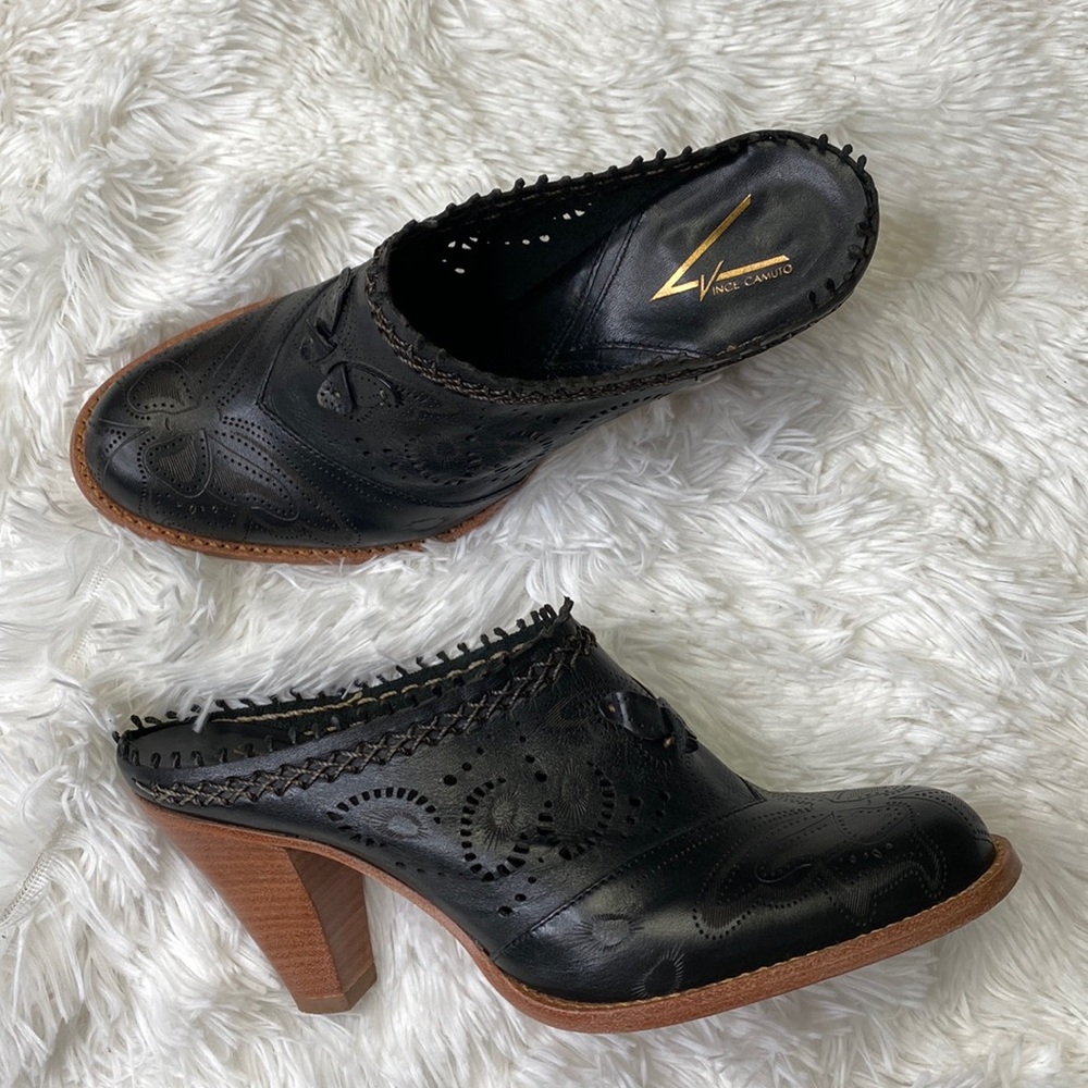 Vince Camuto Butterfly Mules, size 6, black